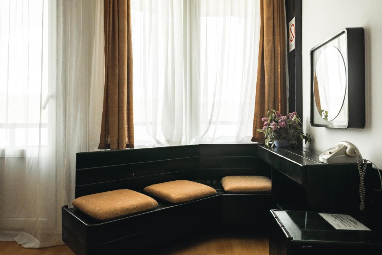 Hotel Lepenski Vir ドニー・ミラノヴァツ エクステリア 写真