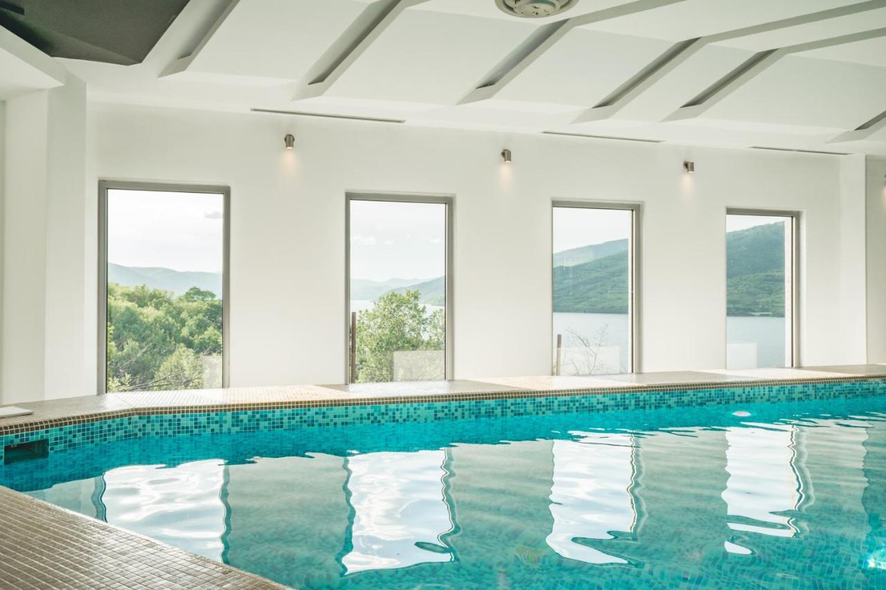 Hotel Lepenski Vir ドニー・ミラノヴァツ エクステリア 写真