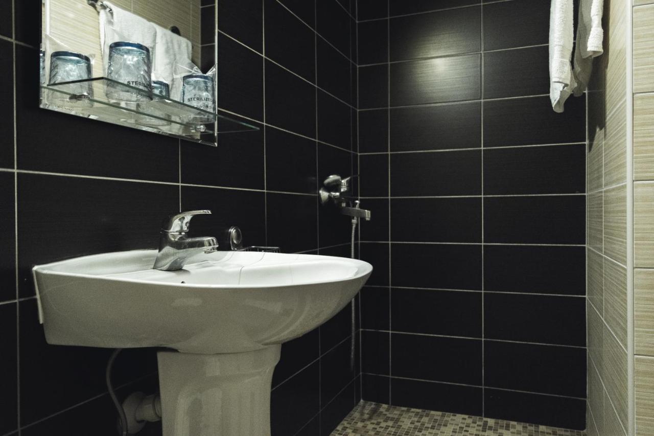 Hotel Lepenski Vir ドニー・ミラノヴァツ エクステリア 写真
